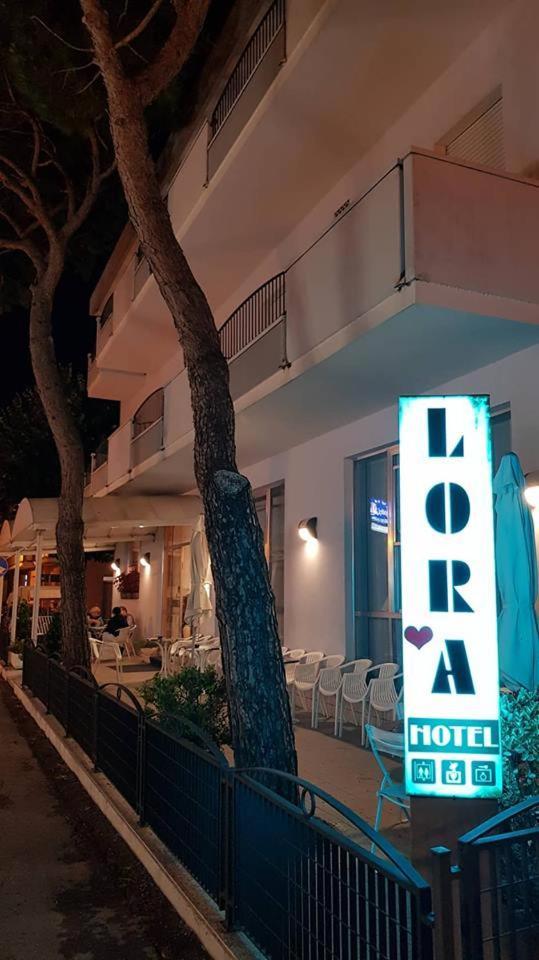 Hotel Lora 리미니 외부 사진